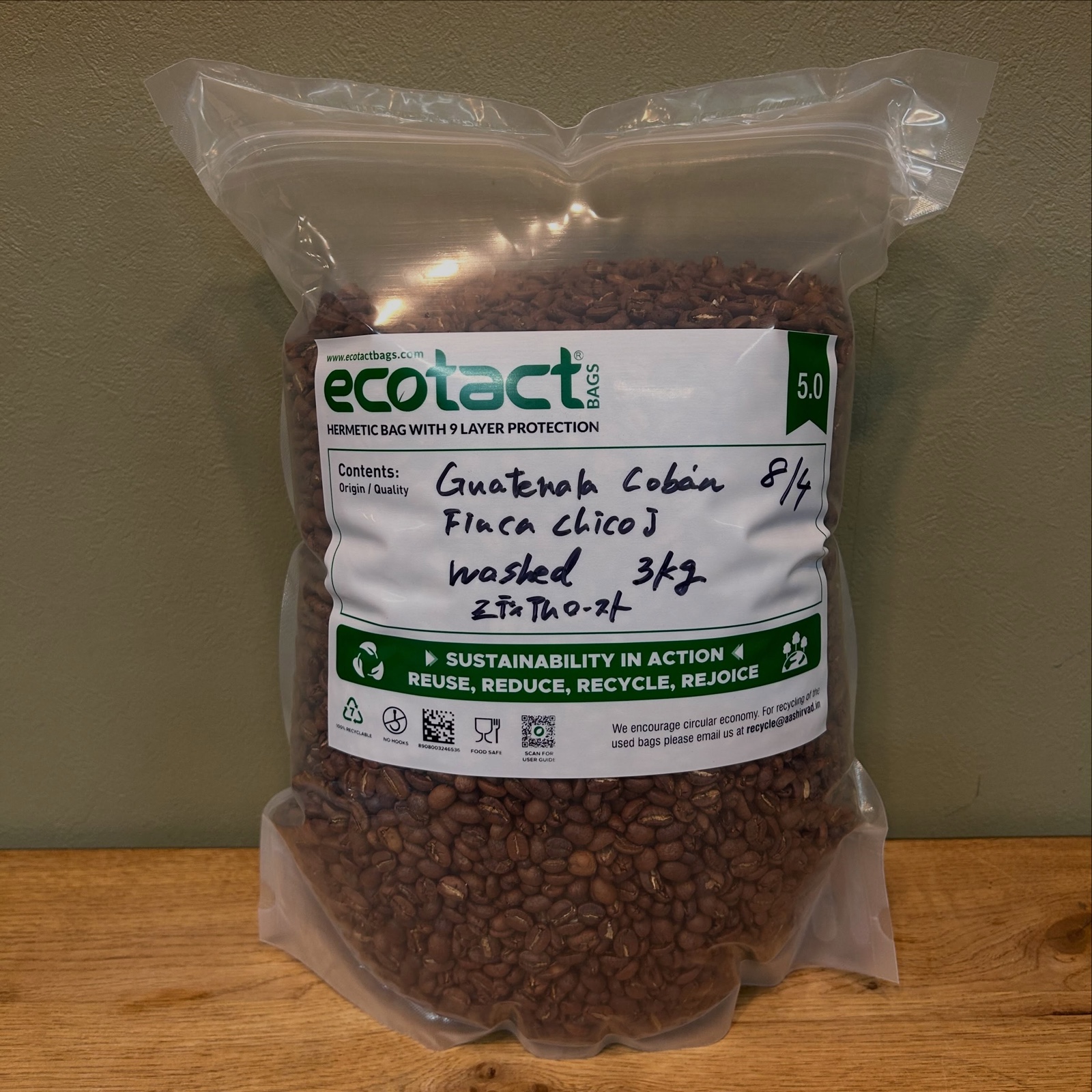 Guatemala Coban Finca Chicoj washed 3kgと手書きされたラベルの袋に入ったコーヒー豆(The Little Coffee Stand公式Instagramより)