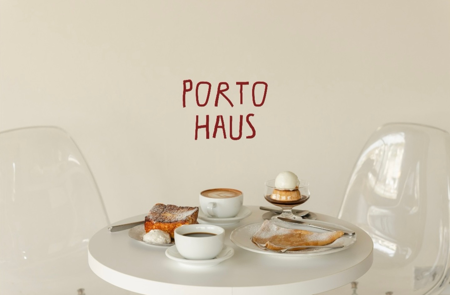 PORTO HAUS（ポルトハウス）のフレンチトーストやクレープが並ぶテーブル（公式プレスリリースより）