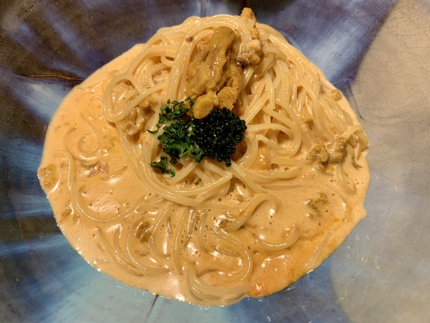 cucinA Agoo BamBinoのウニのクリームパスタ。キャビアを添えた贅沢な一皿(公式サイトより)