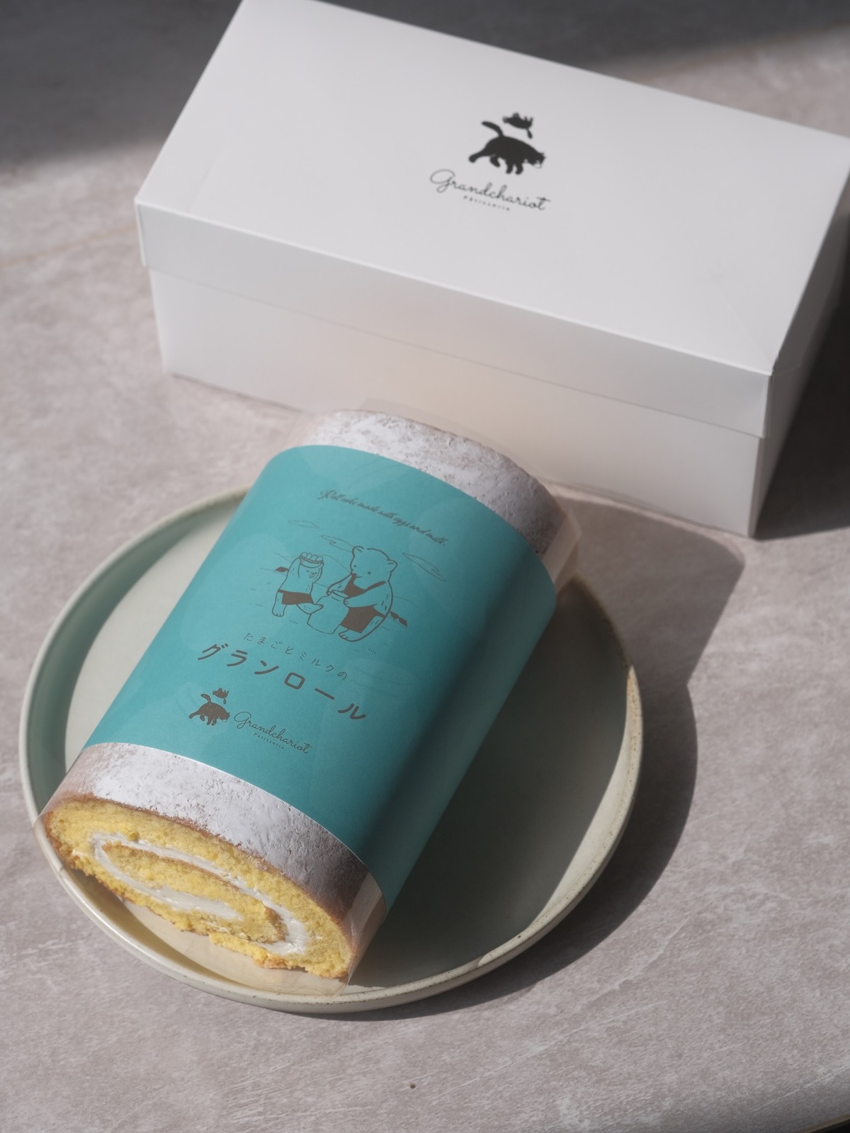 たまごとミルクのグランロール（グランシャリオ公式Instagramより）