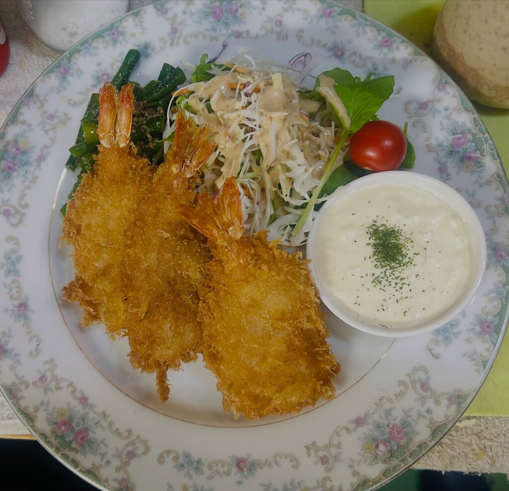 純珈琲の海老フライ定食（公式Instagramより）