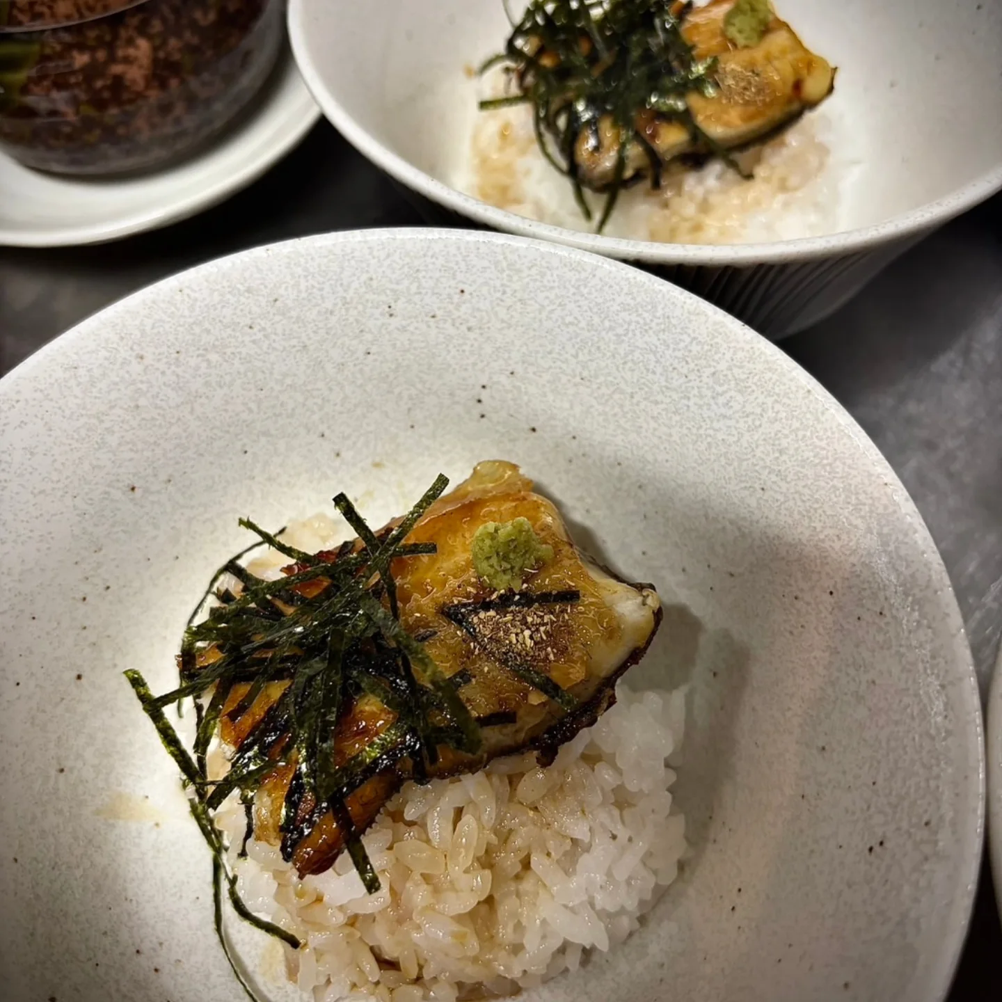 コース御料理の鰻ご飯（いざかや 松葉庵・公式Instagramより）