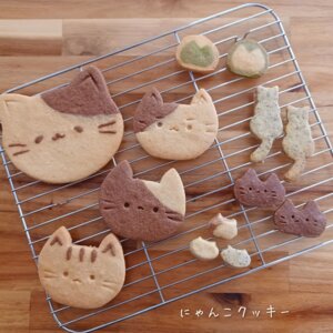 猫の顔の形のにゃんこクッキー（パン・菓子工房 にゃんころん・公式Instagramより）