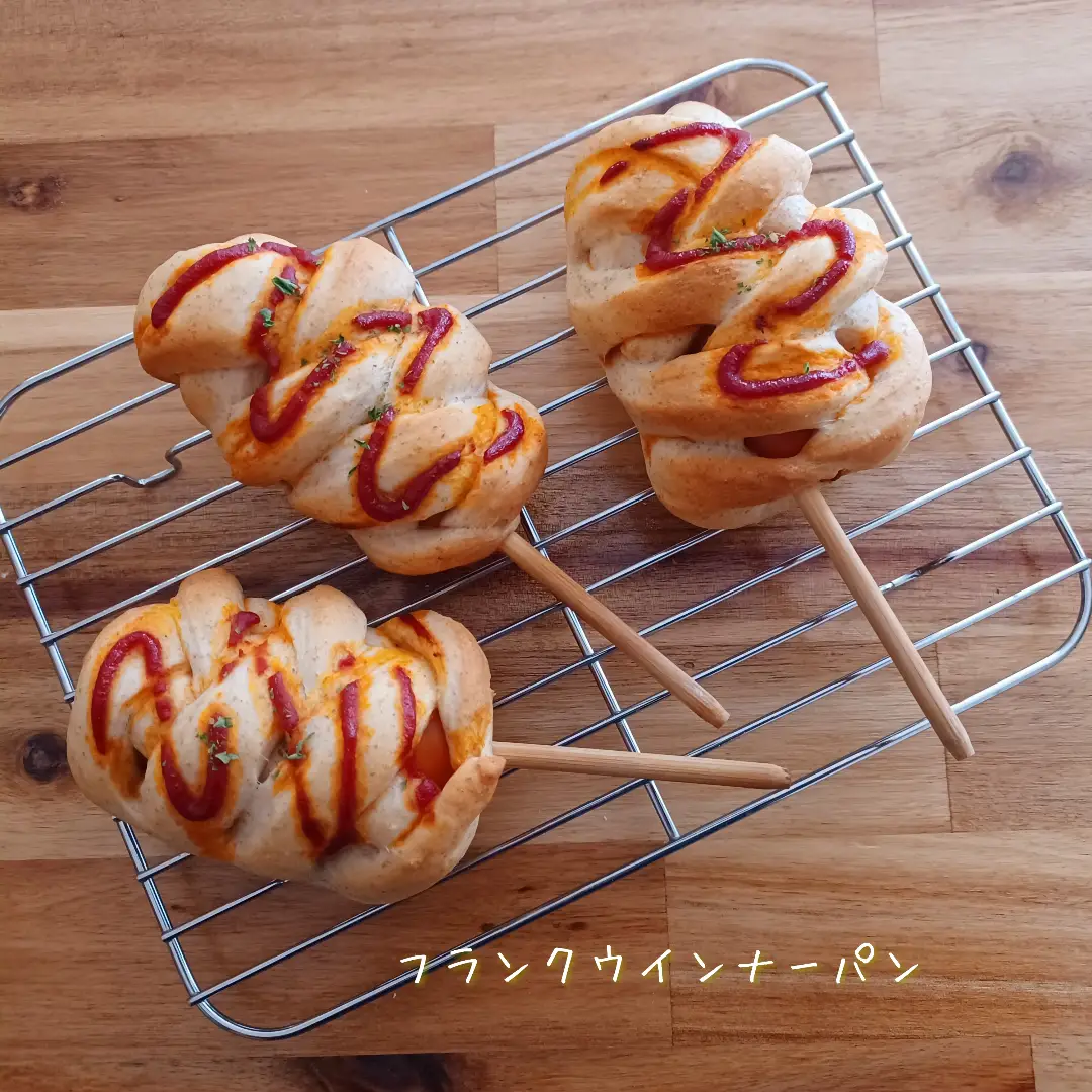 フランクウインナーパン(パン・菓子工房 にゃんころん・公式Instagramより)