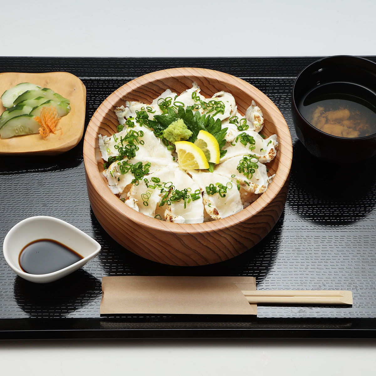Rincaのふぐ霜降り丼(公式サイトより)