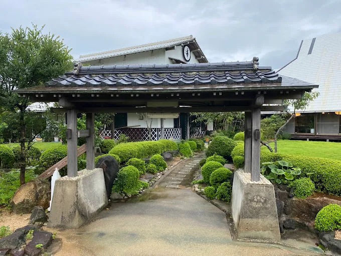 しらさぎ本陣の庭園入口(公式サイトより)